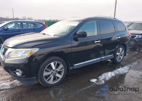 2014 Nissan Pathfinder Platinum z USA, uszkodzony, nr VIN 5N1AR2MM2EC735695